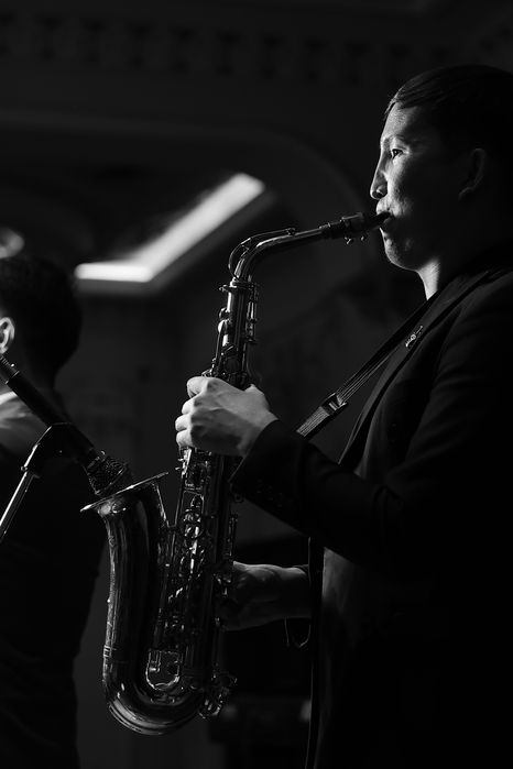 Саксафонист Астана  {Живая музыка}.