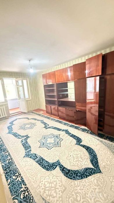 Срочно сотилади 2 хона 3 этаж Восход олди