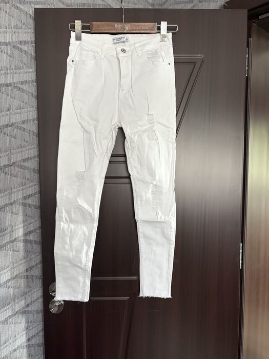 Дамски дънки различни цветове и размери