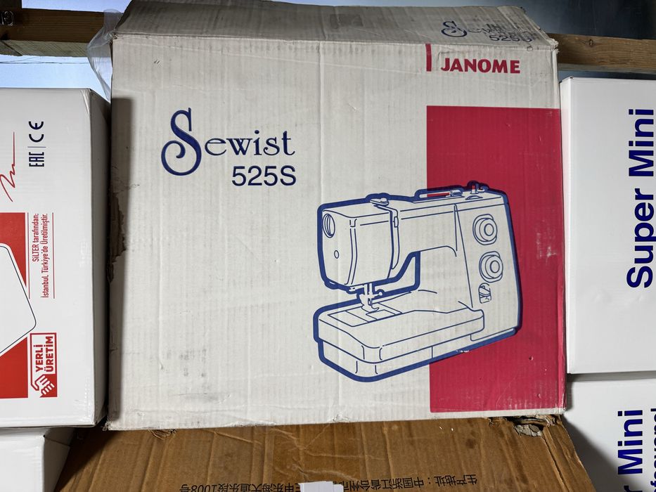 Швейная машина JANOME 525s