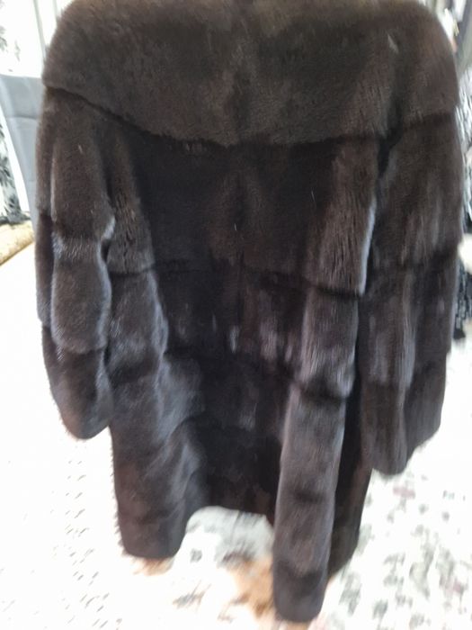 Продам шубу норковую. BLACKGLAMA.