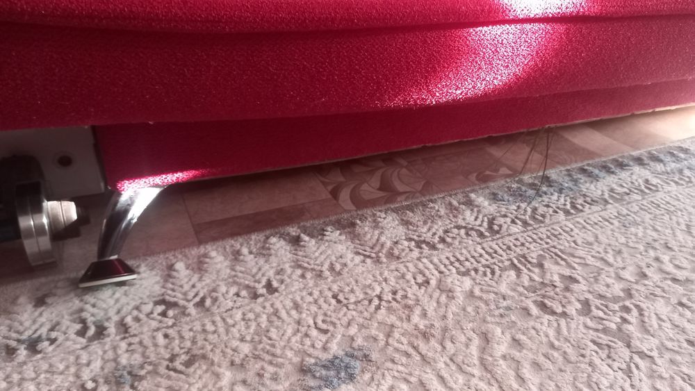 Диван с двумя креслами