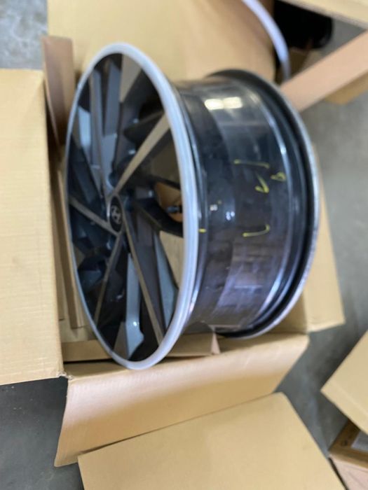 Продам оригинальные  диски R18  от Hundai Tucson