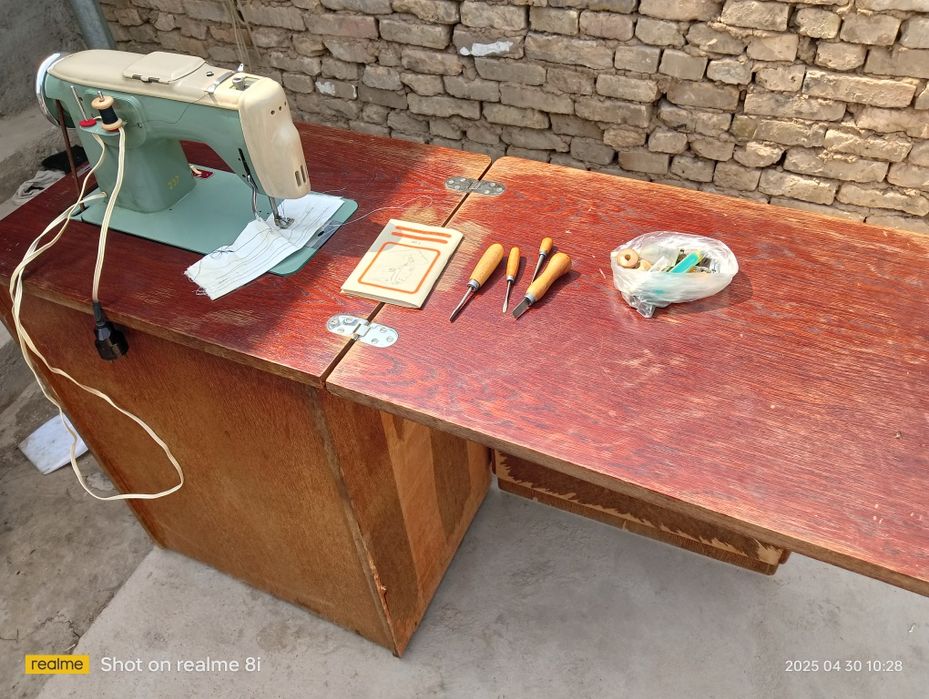 Tikuv mashinka sotiladi