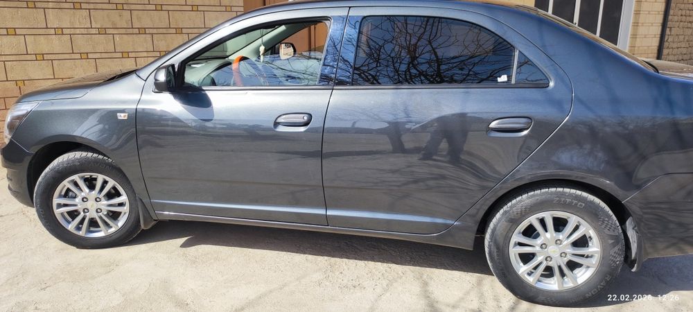 Chevrolet Cobalt sotiladi mokriy rangda