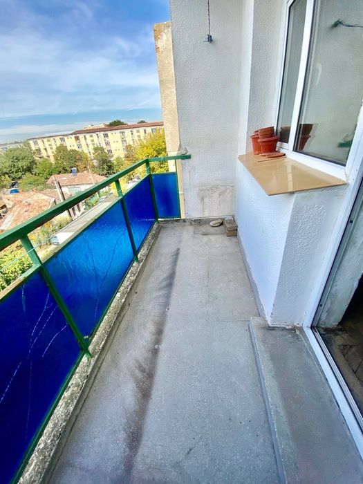 Apartament 2 camere, bloc cărămidă, Calea București-Institut, sud, acoperiș nou