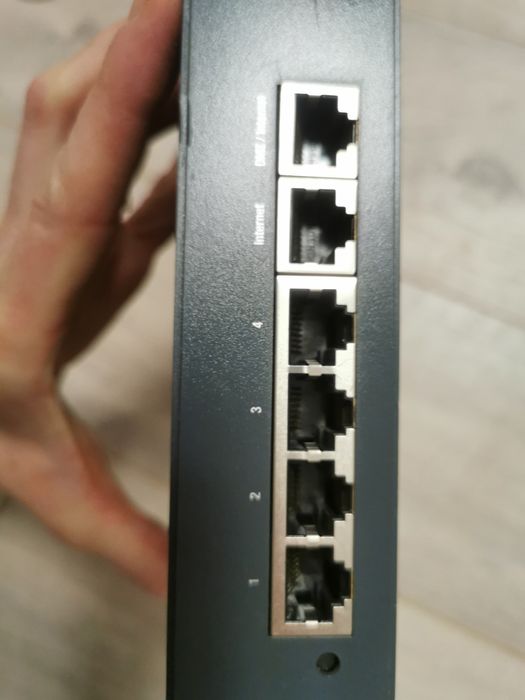 Router Linksys CISCO rv042 dualwan 4 porturi