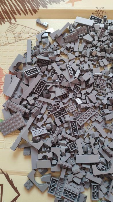 Конструктор на части,тип лего - 1кг.