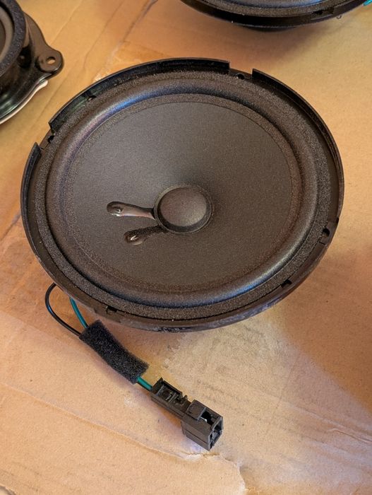 Boxa/difuzor usa fata-spate Audi A6 C6/4F