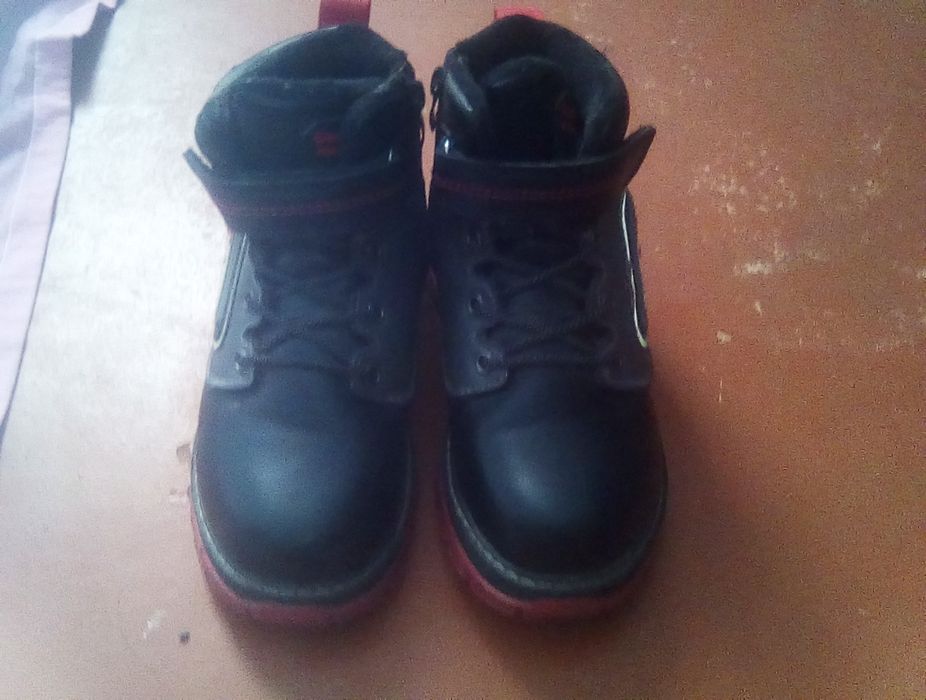 Продам ботинки детские