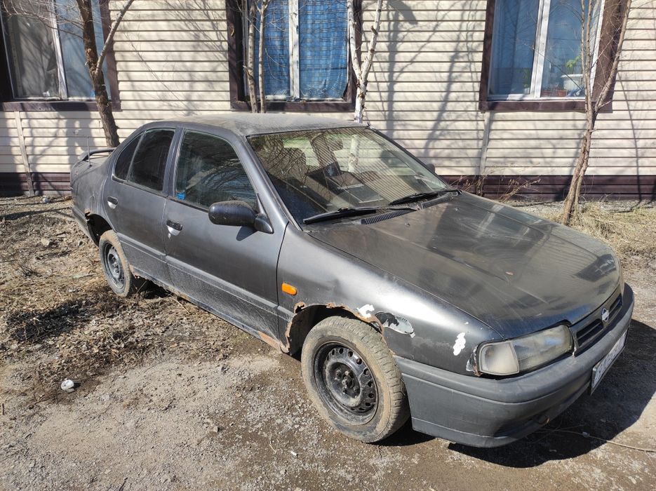 Nissan Primera p10