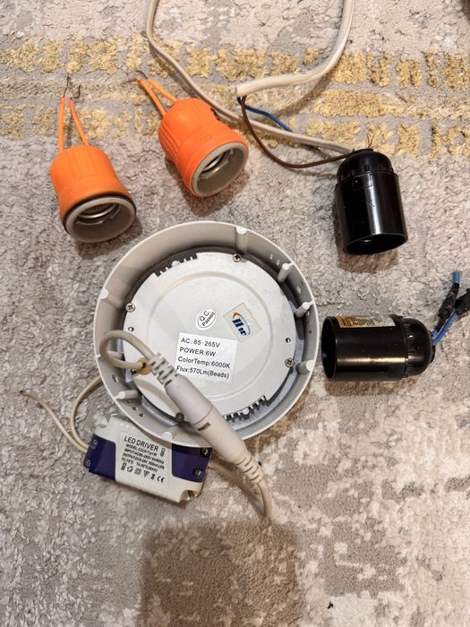 Патроны и лампа 4 штуки