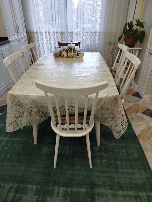 Стол кухонный белый