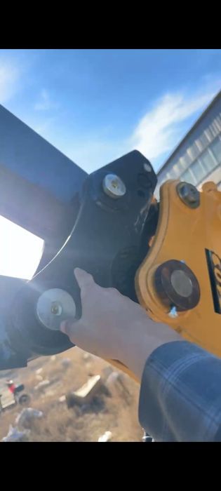 Экскаватор погрузчик 3/1