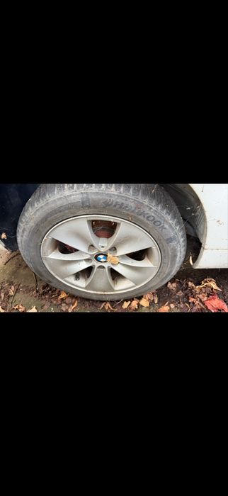 Vand 4 jante BMW e46 pe 16 cu anvelope de iarna