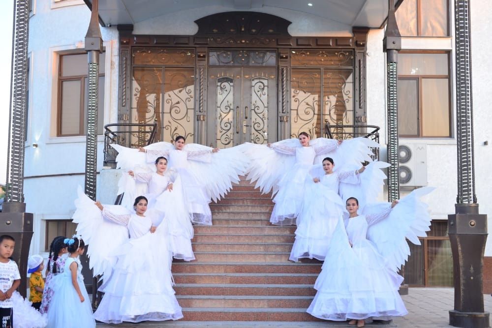 Танцевальные костюмы, Тойда билейтін бишілерге көйлектер