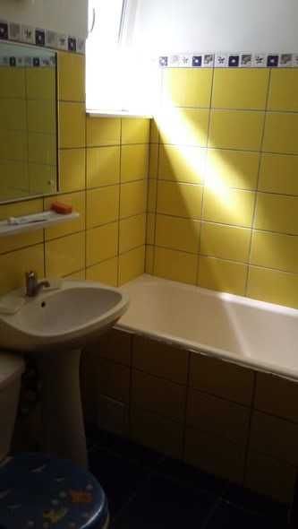 Persoana fizica ofer spre inchiriere apatament 3 camere etajul 1 din 4