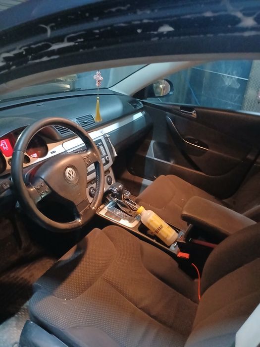Vând Volkswagen passat b 6