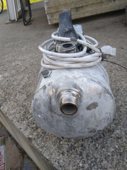 Pompa apa mașină tencuit