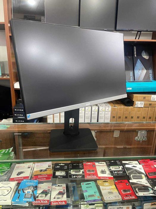 Acer Veriton A810 All-in-One i3-N305 8GB 512GB 24'' ips