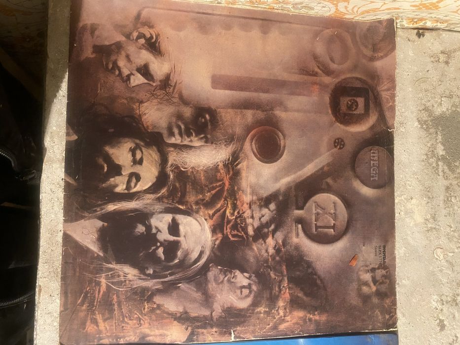 Продаем плостинки старые 1 штука 1000