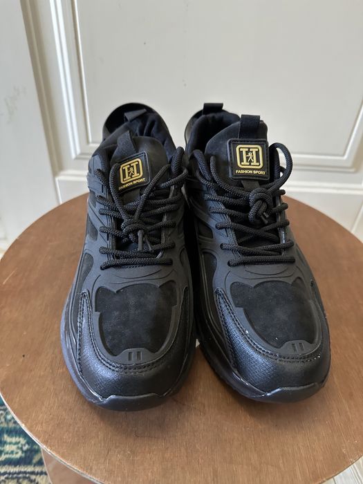 продам кроссовки