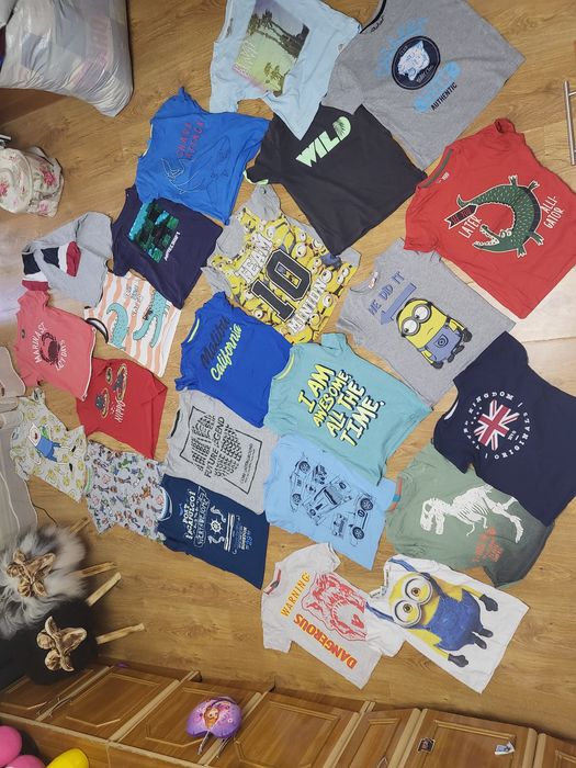 Vand lot haine 128 134 8 ani 33 buc 65lei