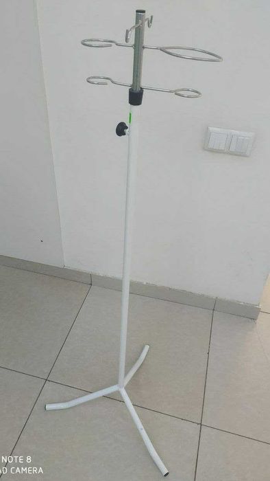 Доставка. Штатив медицинский