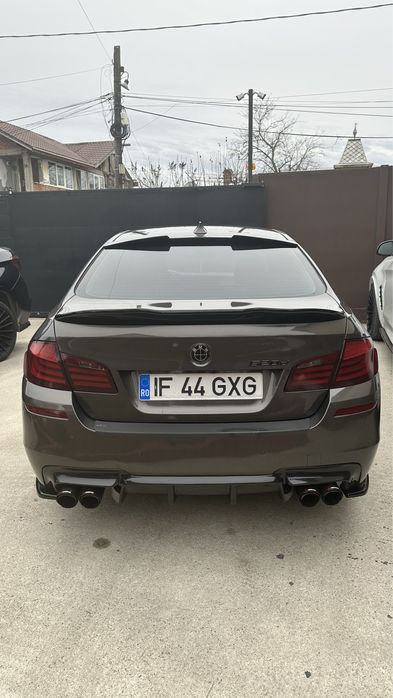 Eleron Pleoapa Luneta BMW  G30 F10  M4 G60 negru lucios