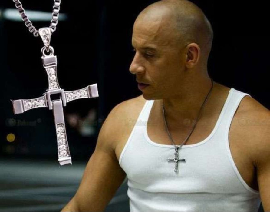 Колие Кръста на Вин Дизел (Домимик Торетојот
Бързи и Яростни