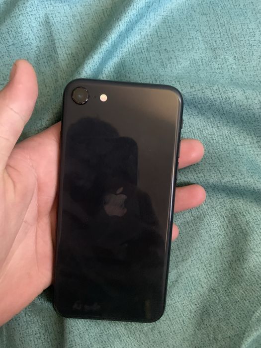 Айфон се 2 продам
