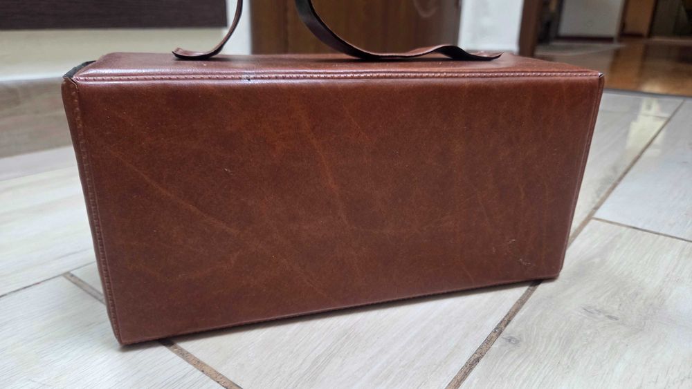 Geanta casete audio romaneasca