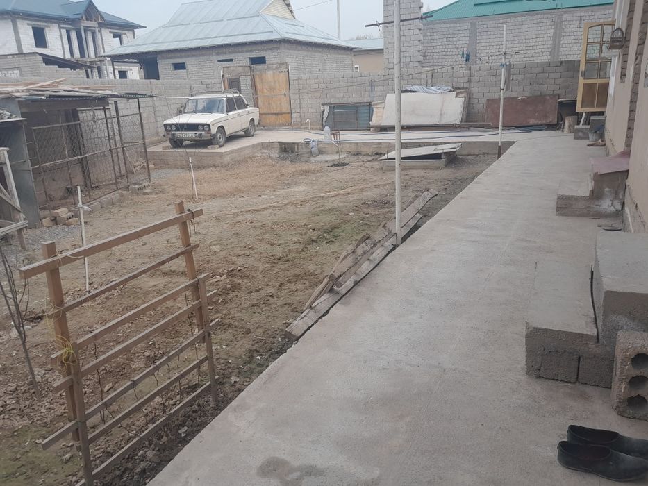 Срочни Уй сотилади 3,2 соту 3 хона