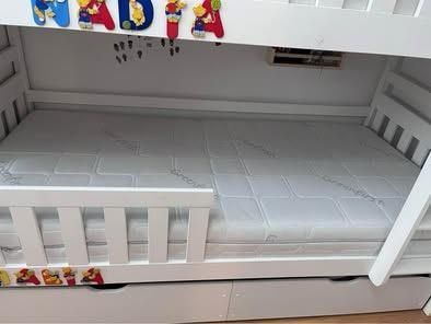 Pat etajat cu saltele / 2 paturi individuale