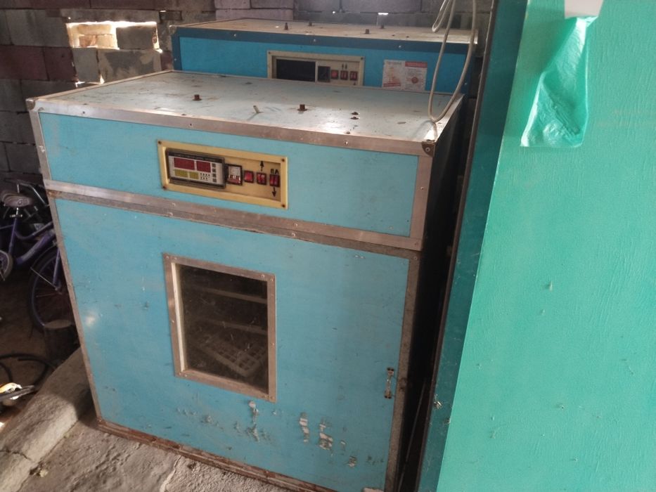 Инкубатор Номад 1200 яйц