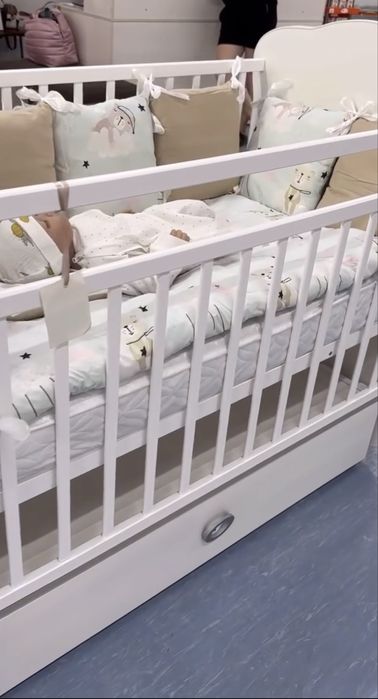 Детская кроватка