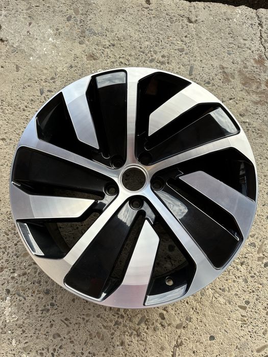 Vând jantă aluminiu originală  de 19 de Arteon