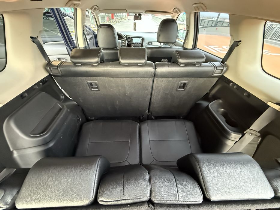 Mitsubishi Outlander 7 locuri/2015/NAVI/DIESEL/GARANTIE 1 AN/RATE