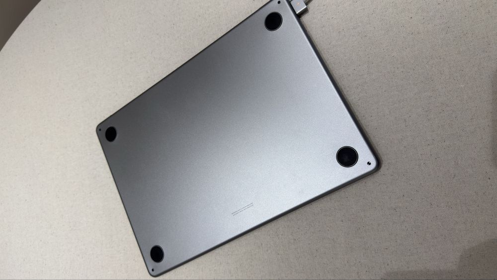 Macbook air 2022 (m2)