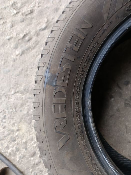 Всесезонни гуми -2021г.-15цола-205/60-1бр.-65лв."VREDESTEIN"