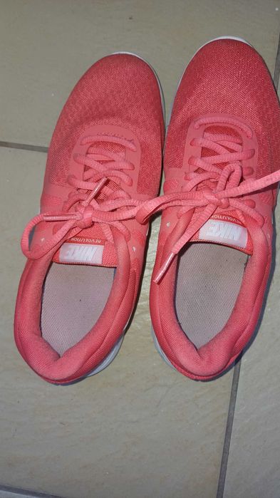 Nike маратонки 38.5