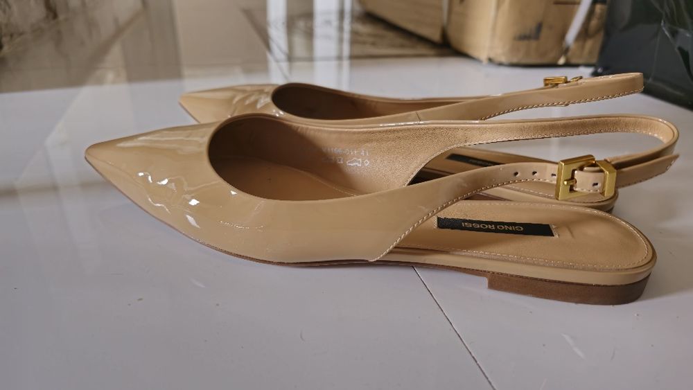 Остри сандали Gino Rossi