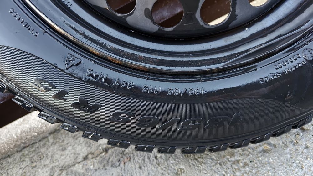 Jante cu  cauciucuri Pirelli Dacia Logan Duster Lodghi de iarnă