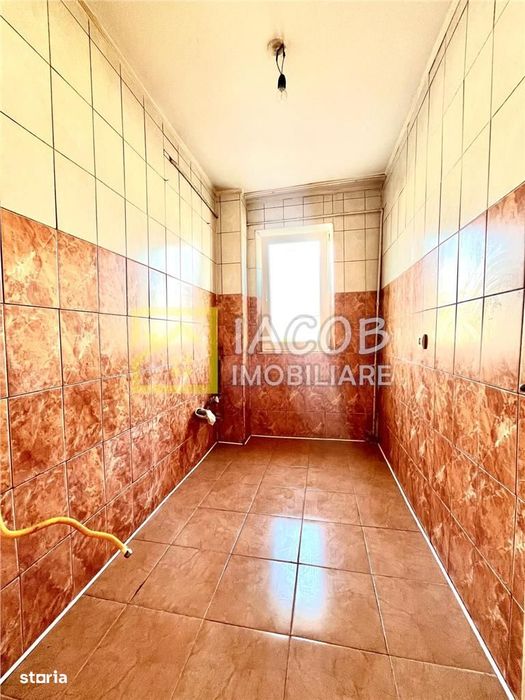 Apartament 3 camere, str. Milcov, Bacau