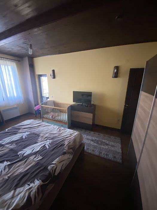 Продавам вила  в село Яврово