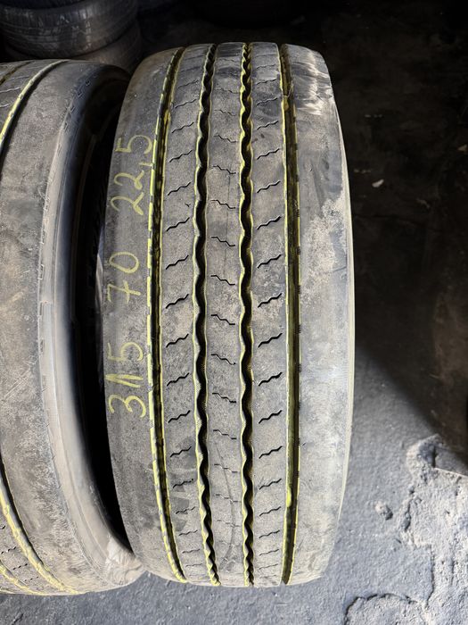 2 anvelope camion directie 315/70/22.5 , Continental , 11 mm !