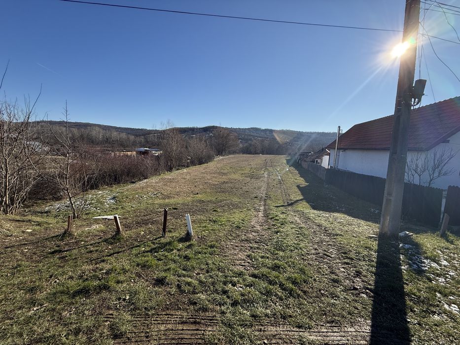 Teren intravilan 8km tg-jiu