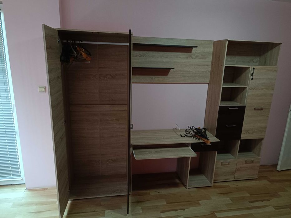 Секция с гардероб