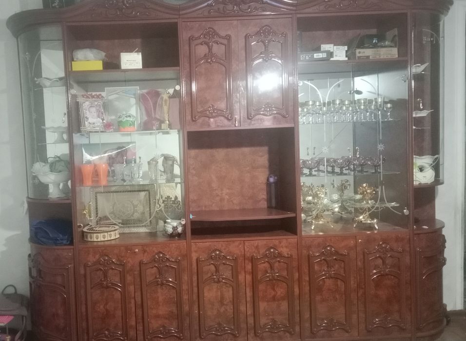 Горка или сервант б/у 60000 келісеміз