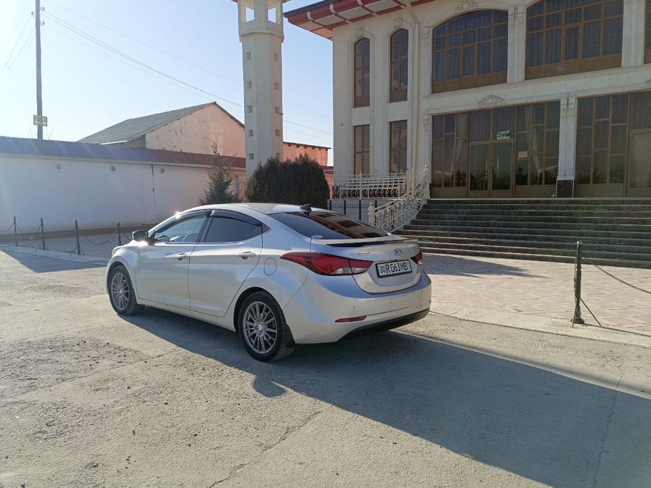 Срочно мошина сотилади